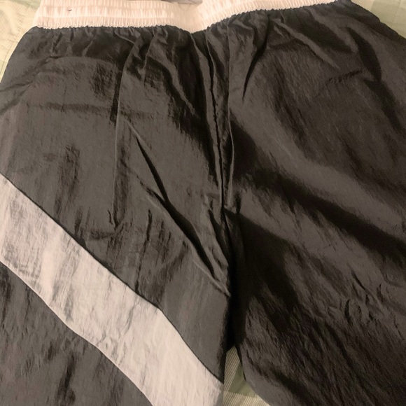 Men’s Nike Nylon Sweatpants - Picture 6 of 7